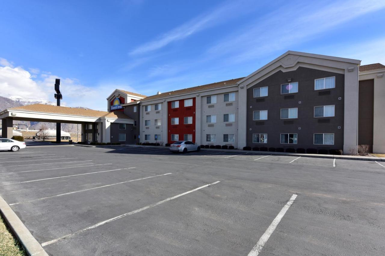 Days Inn By Wyndham Springville Ngoại thất bức ảnh