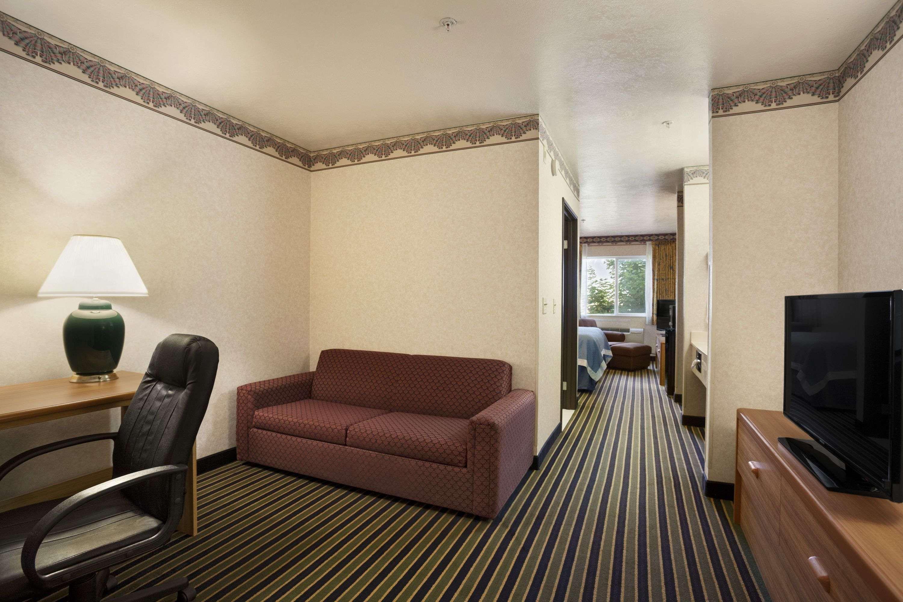 Days Inn By Wyndham Springville Ngoại thất bức ảnh