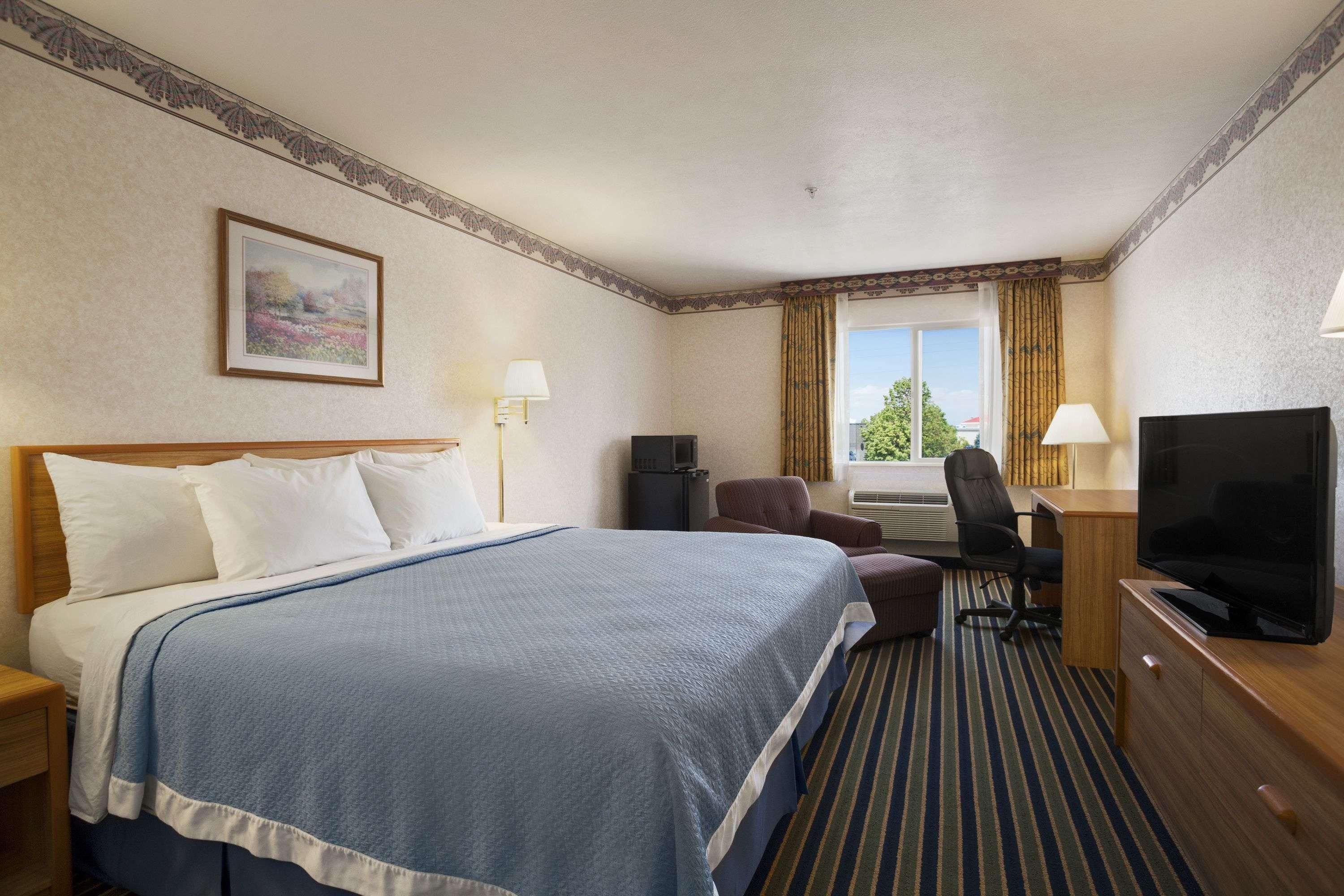 Days Inn By Wyndham Springville Ngoại thất bức ảnh