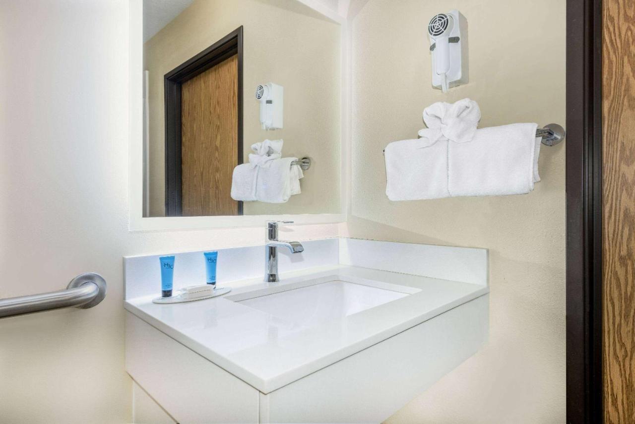 Days Inn By Wyndham Springville Ngoại thất bức ảnh