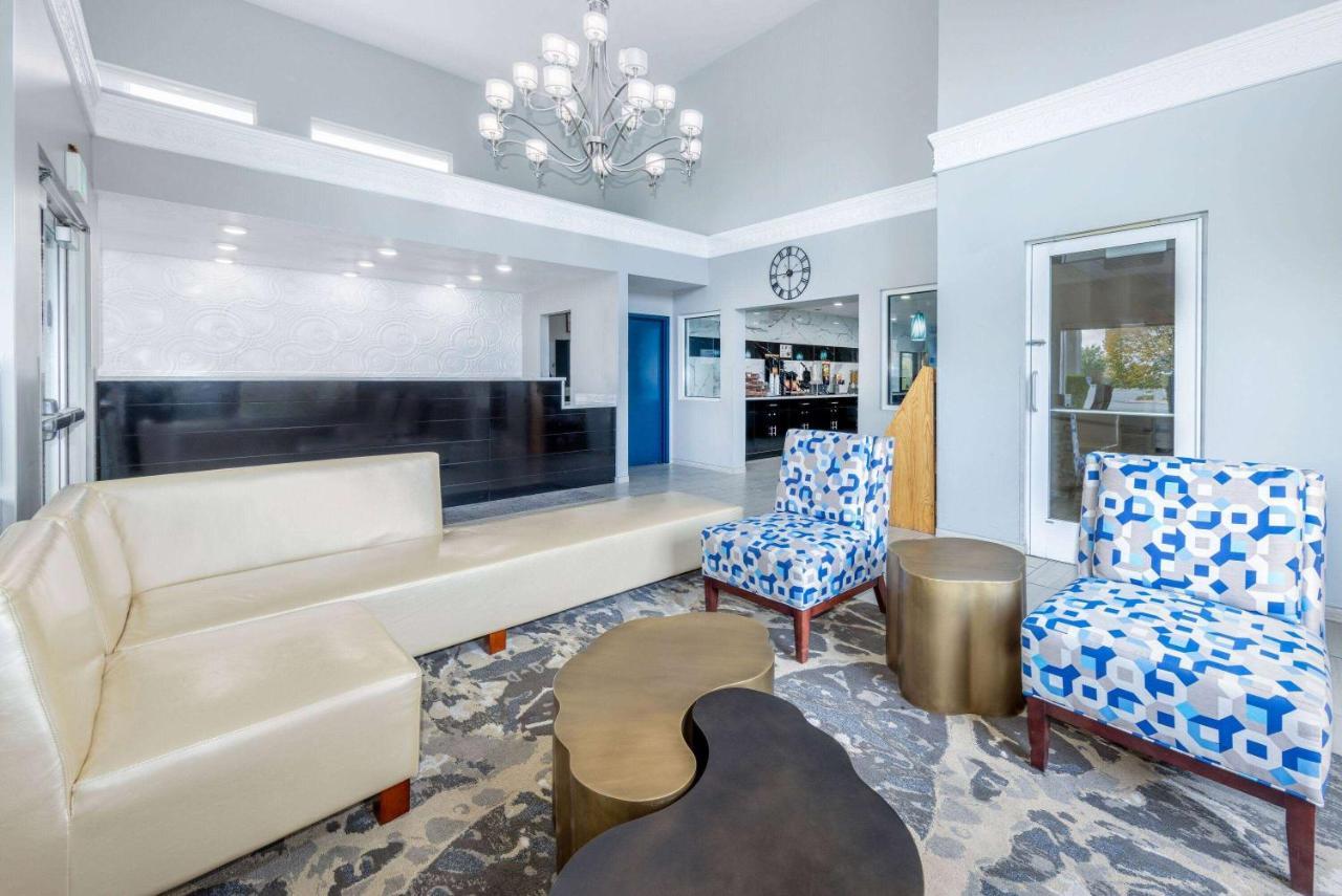 Days Inn By Wyndham Springville Ngoại thất bức ảnh