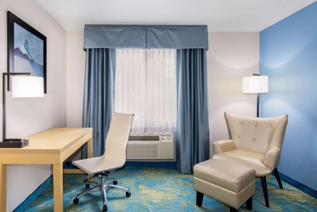 Days Inn By Wyndham Springville Ngoại thất bức ảnh