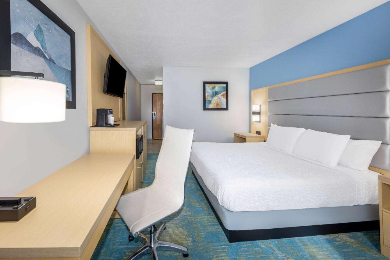 Days Inn By Wyndham Springville Ngoại thất bức ảnh