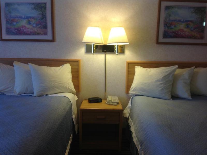 Days Inn By Wyndham Springville Ngoại thất bức ảnh