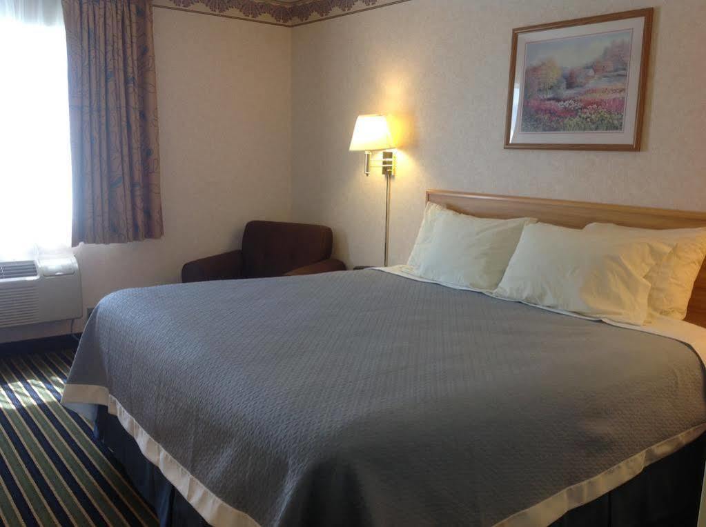 Days Inn By Wyndham Springville Ngoại thất bức ảnh